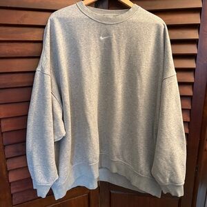 Nike Women's oversized Gray Crewneck Sweater